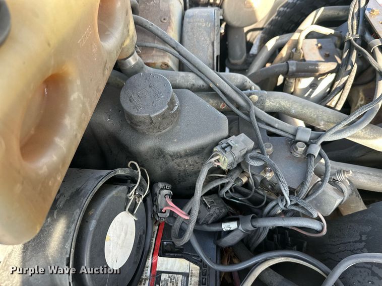 image for item DT6382 2016 Bobcat 5600 Toolcat utility vehicle