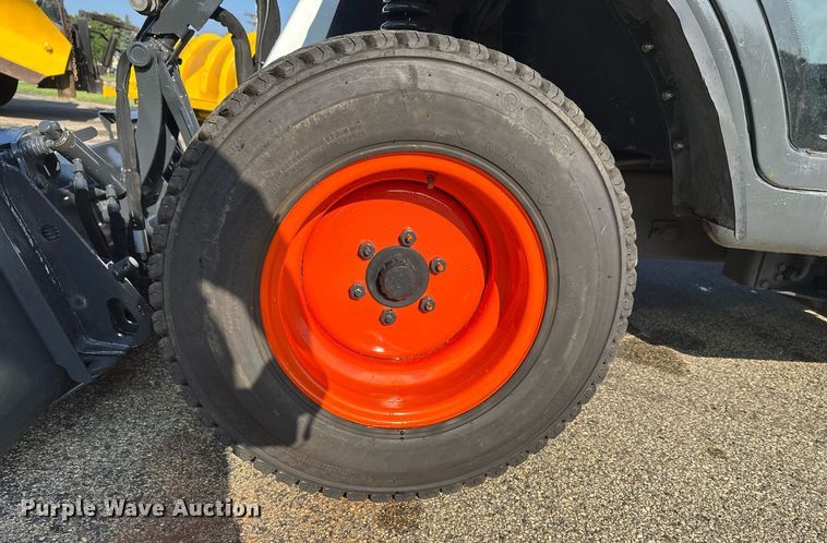 image for item DT6382 2016 Bobcat 5600 Toolcat utility vehicle