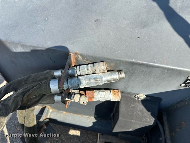 image for item DT6388 Bobcat SB200x72 skid steer snow blower