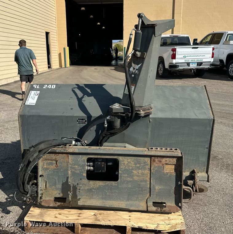 image for item DT6389 2013 Bobcat SB240X72 skid steer snow blower
