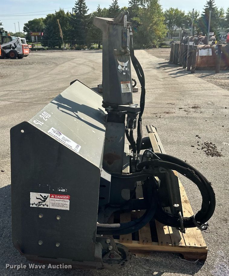 image for item DT6389 2013 Bobcat SB240X72 skid steer snow blower