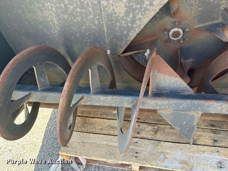 image for item DT6389 2013 Bobcat SB240X72 skid steer snow blower