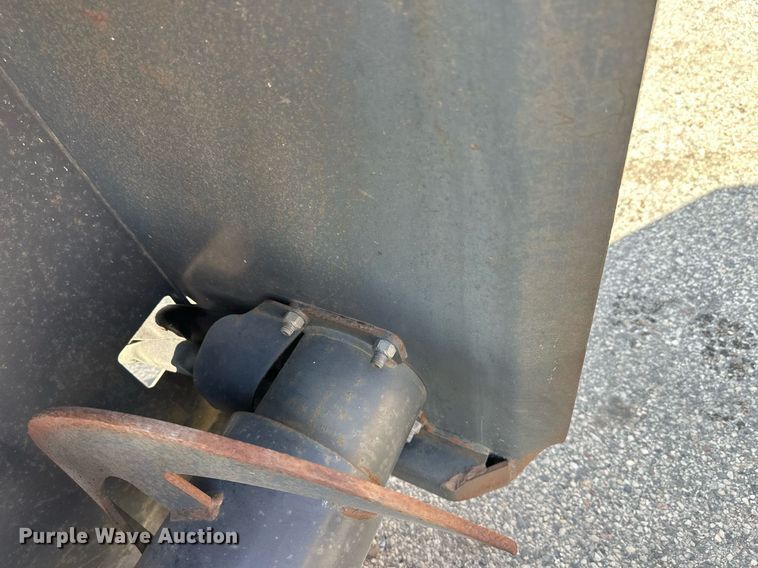 image for item DT6389 2013 Bobcat SB240X72 skid steer snow blower