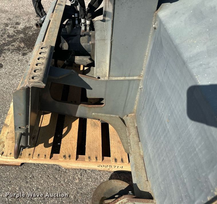 image for item DT6389 2013 Bobcat SB240X72 skid steer snow blower