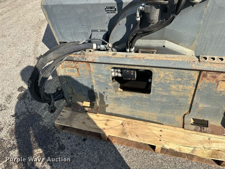 image for item DT6389 2013 Bobcat SB240X72 skid steer snow blower