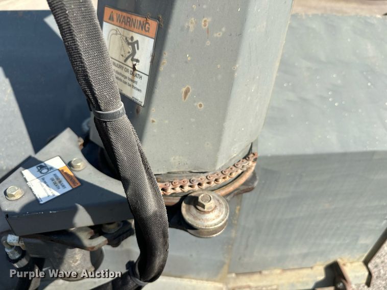 image for item DT6389 2013 Bobcat SB240X72 skid steer snow blower