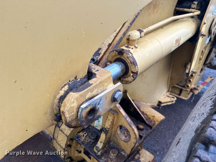 image for item DT6395 2001 Caterpillar 938G wheel loader