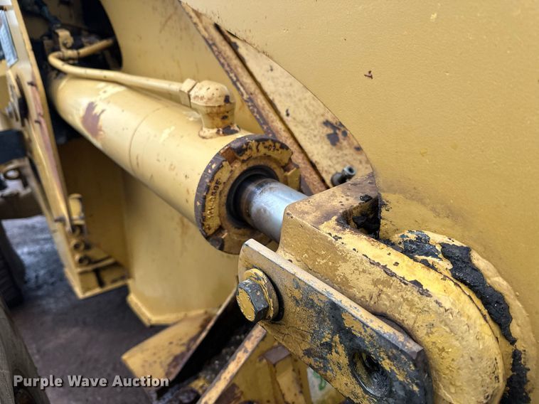 image for item DT6395 2001 Caterpillar 938G wheel loader