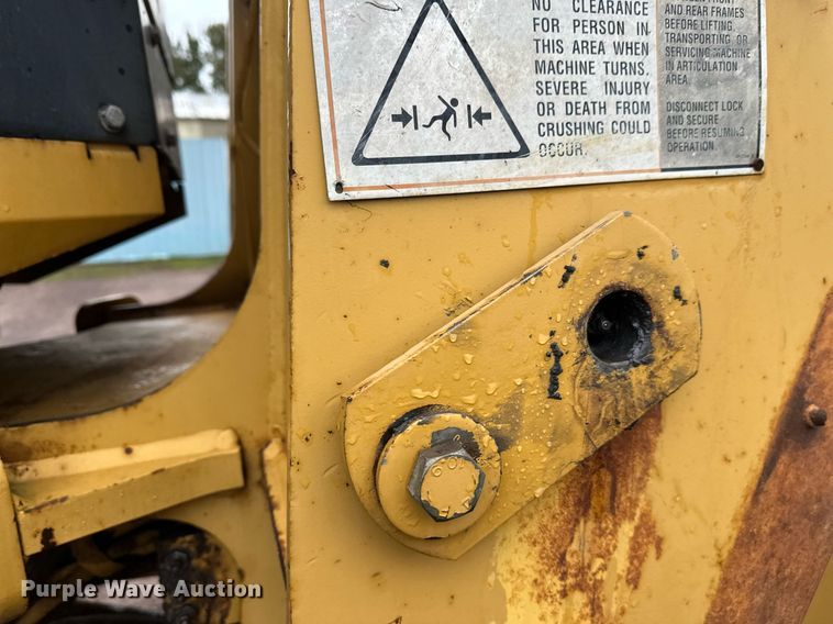 image for item DT6395 2001 Caterpillar 938G wheel loader