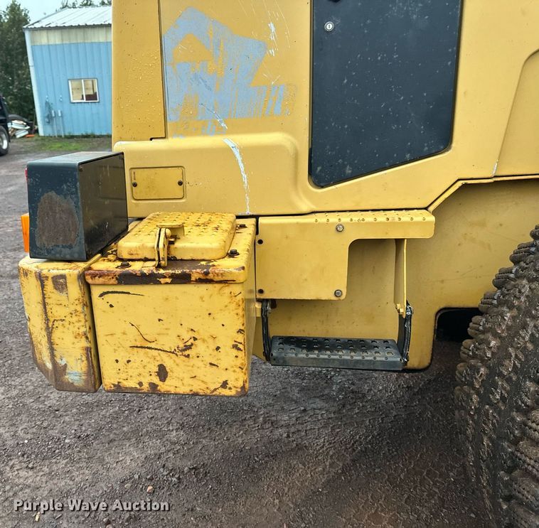 image for item DT6395 2001 Caterpillar 938G wheel loader