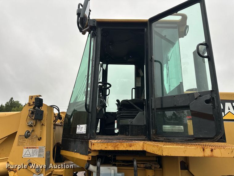 image for item DT6395 2001 Caterpillar 938G wheel loader