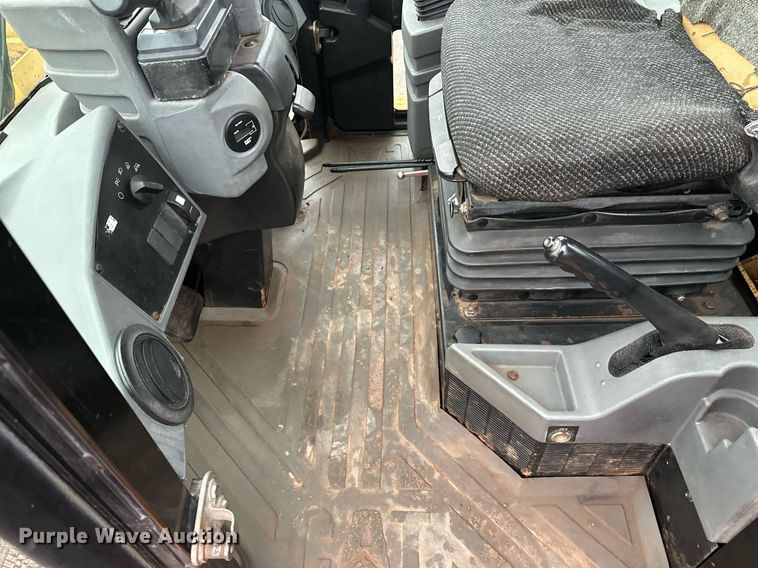 image for item DT6395 2001 Caterpillar 938G wheel loader