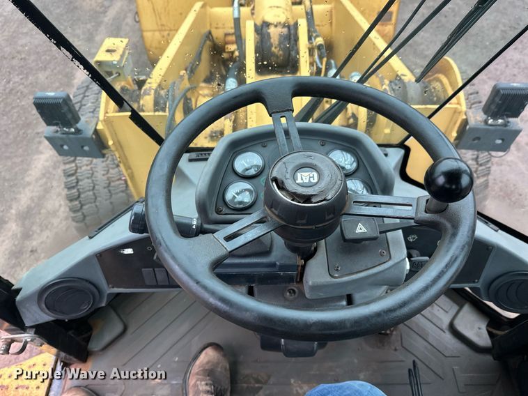 image for item DT6395 2001 Caterpillar 938G wheel loader