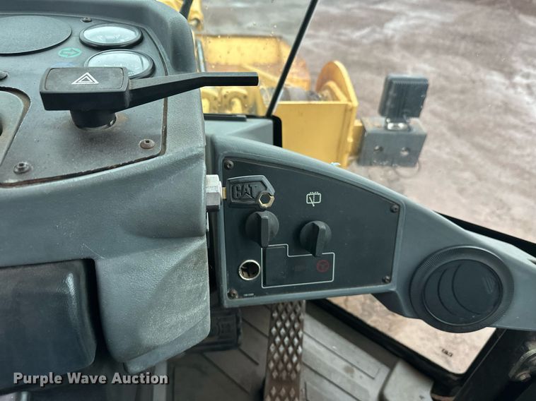 image for item DT6395 2001 Caterpillar 938G wheel loader