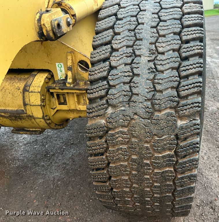 image for item DT6395 2001 Caterpillar 938G wheel loader