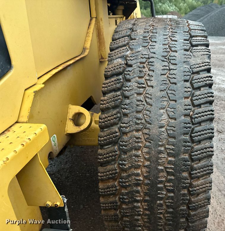image for item DT6395 2001 Caterpillar 938G wheel loader