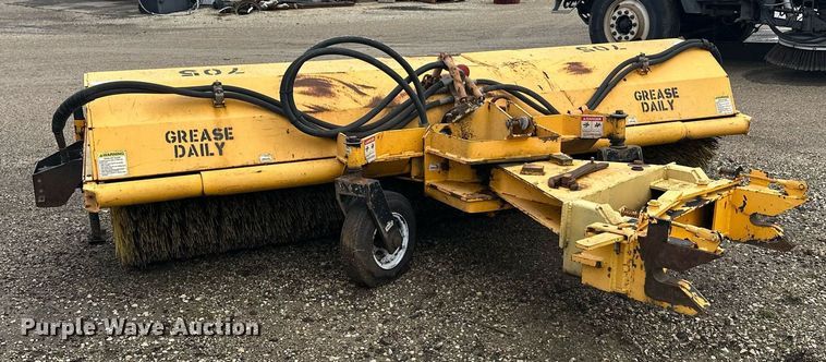 image for item DT6397 MB broom