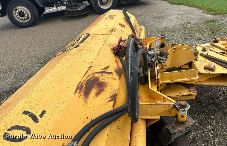 image for item DT6397 MB broom