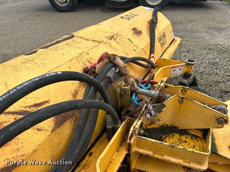 image for item DT6397 MB broom