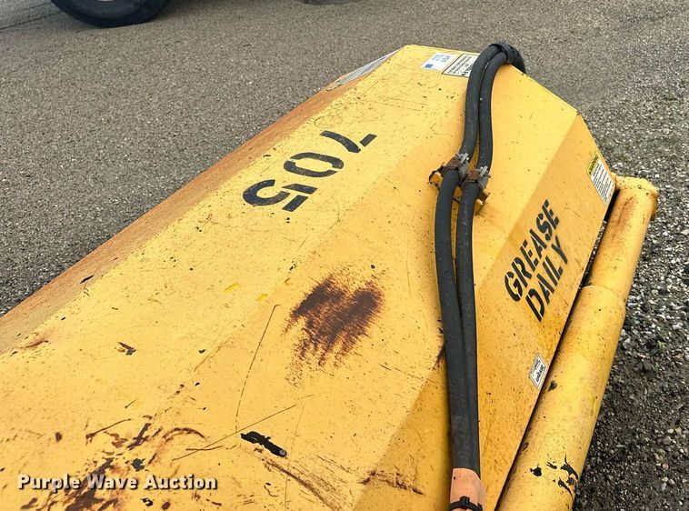 image for item DT6397 MB broom