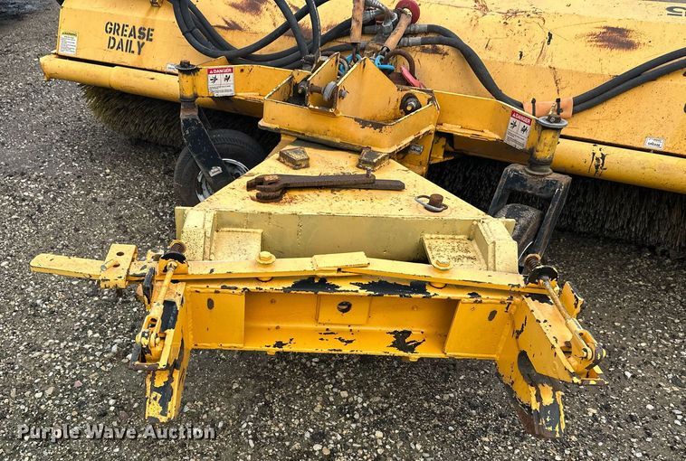 image for item DT6397 MB broom