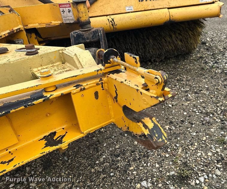 image for item DT6397 MB broom