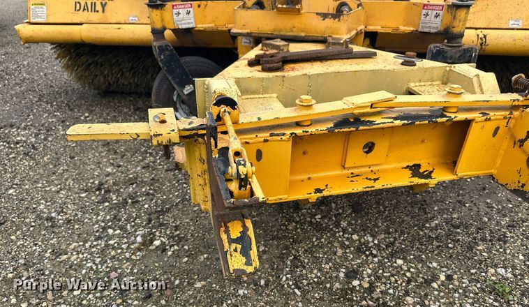 image for item DT6397 MB broom