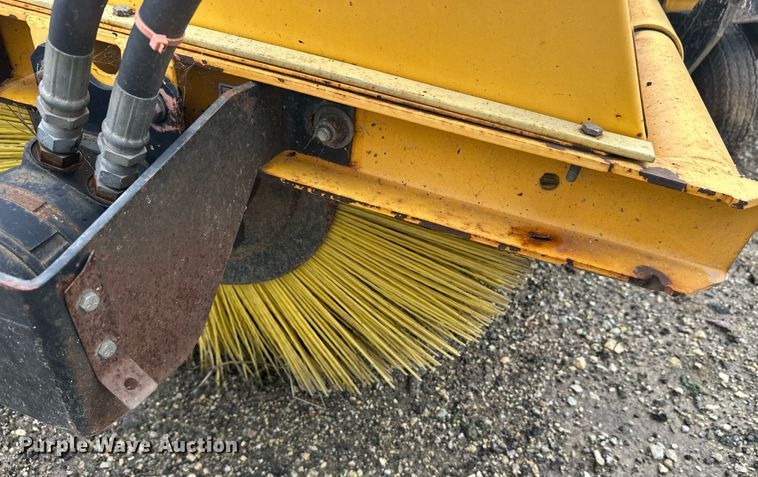 image for item DT6397 MB broom