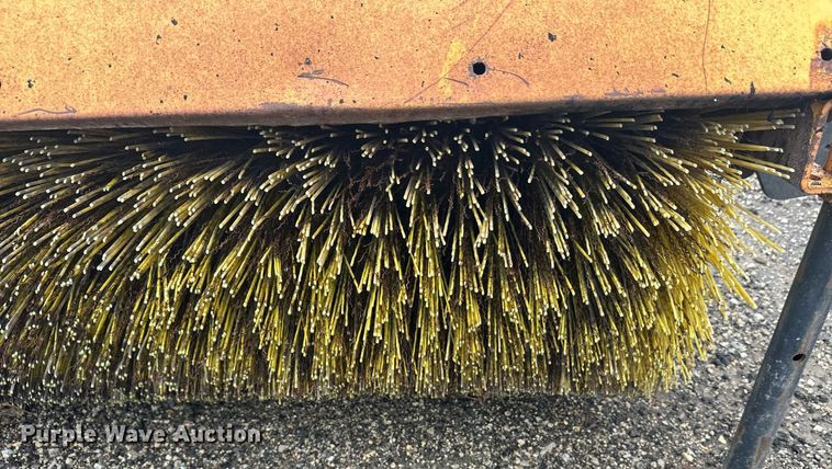 image for item DT6397 MB broom