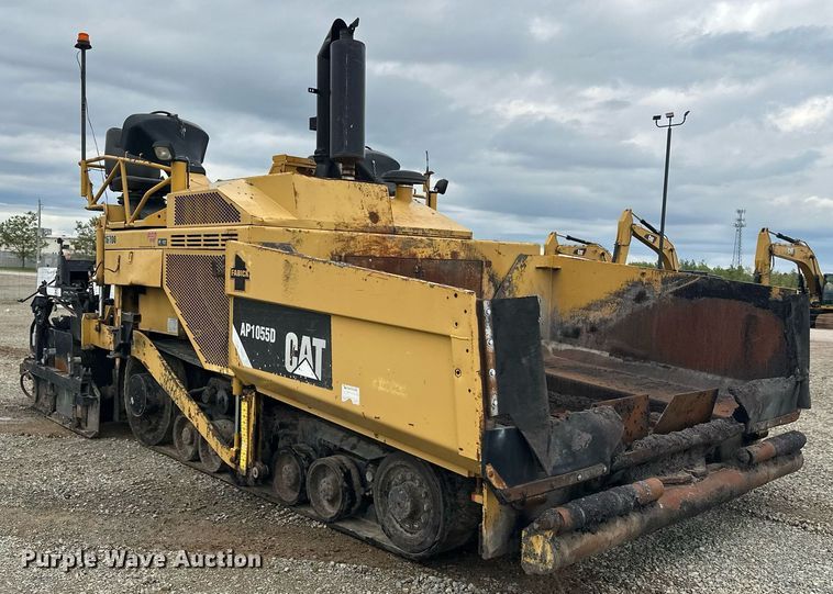 image for item DT6402 2010 Caterpillar AP-1055D paver