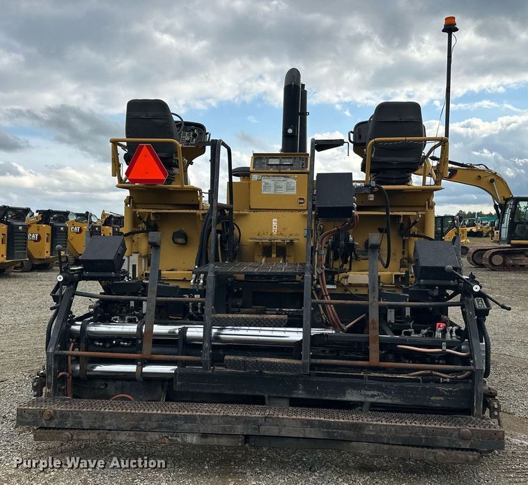image for item DT6402 2010 Caterpillar AP-1055D paver