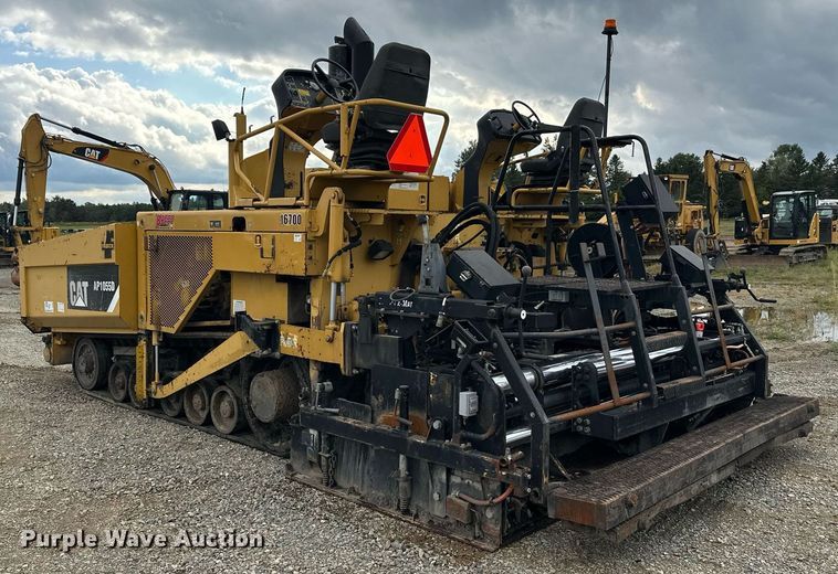 image for item DT6402 2010 Caterpillar AP-1055D paver