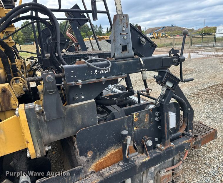 image for item DT6402 2010 Caterpillar AP-1055D paver