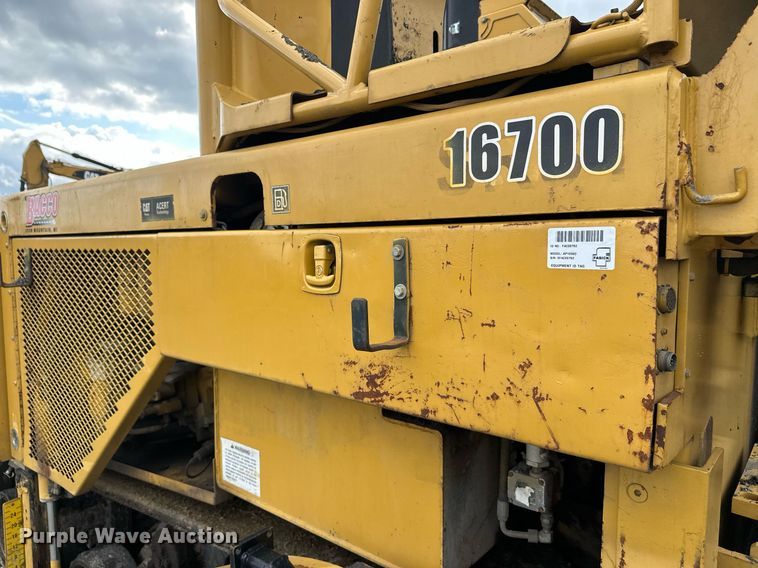 image for item DT6402 2010 Caterpillar AP-1055D paver