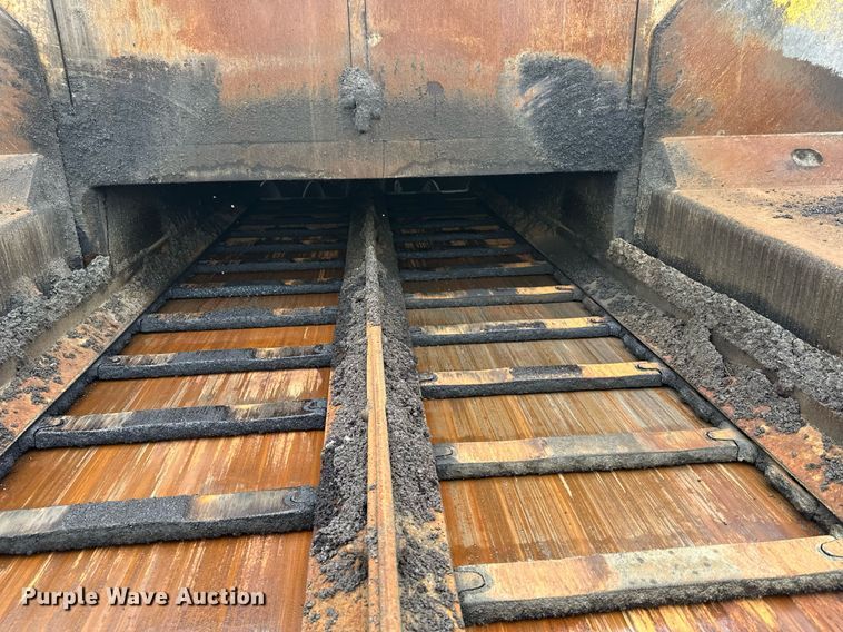 image for item DT6402 2010 Caterpillar AP-1055D paver