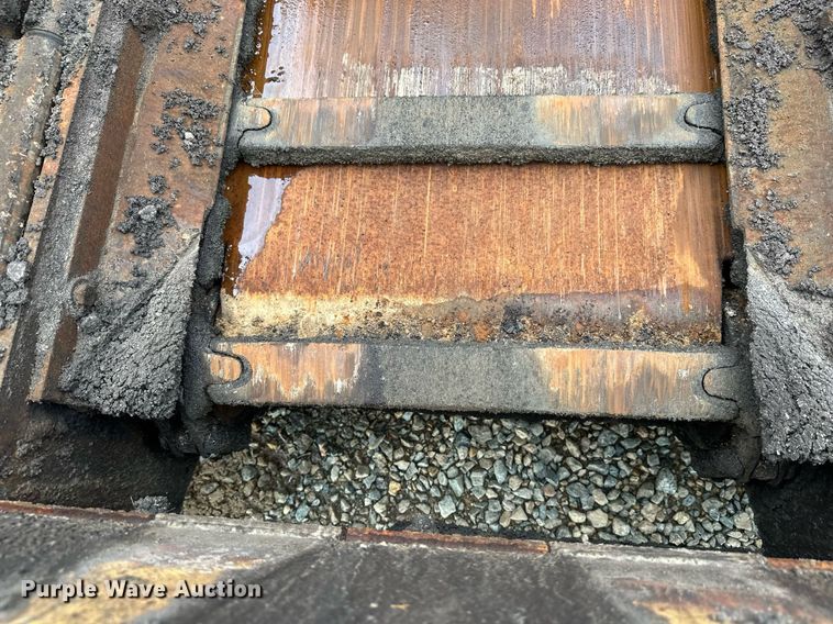 image for item DT6402 2010 Caterpillar AP-1055D paver