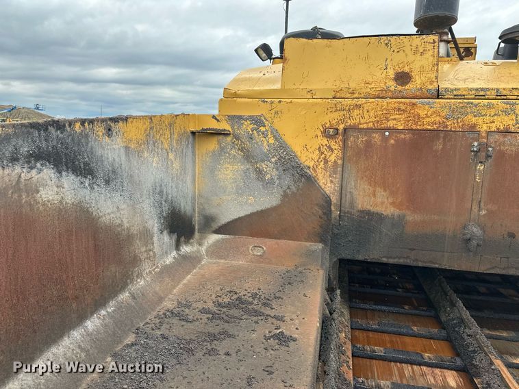 image for item DT6402 2010 Caterpillar AP-1055D paver