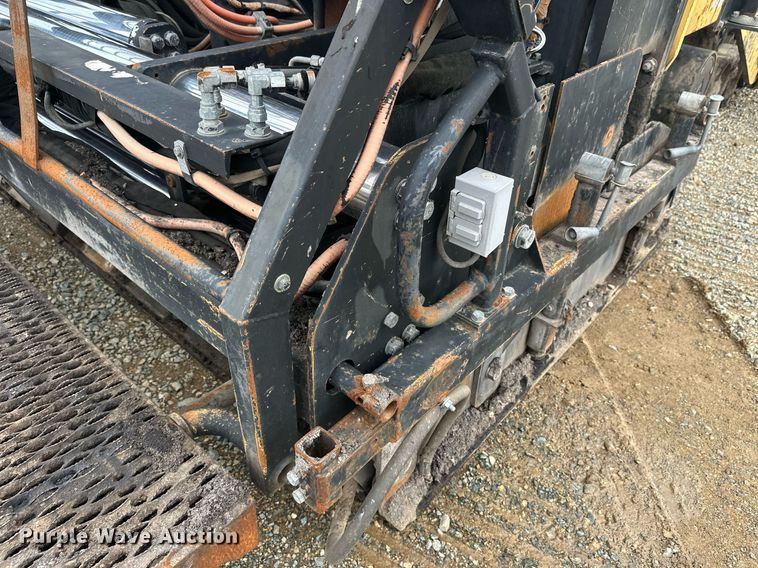 image for item DT6402 2010 Caterpillar AP-1055D paver