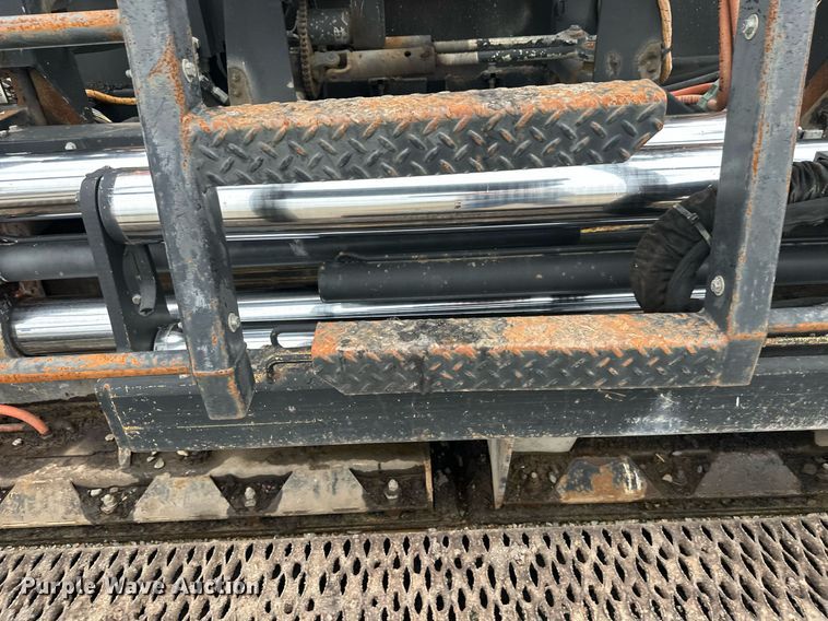 image for item DT6402 2010 Caterpillar AP-1055D paver