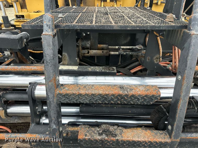 image for item DT6402 2010 Caterpillar AP-1055D paver
