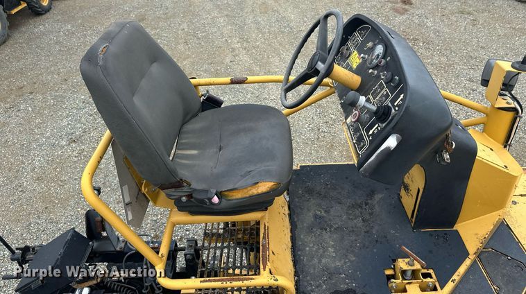 image for item DT6402 2010 Caterpillar AP-1055D paver