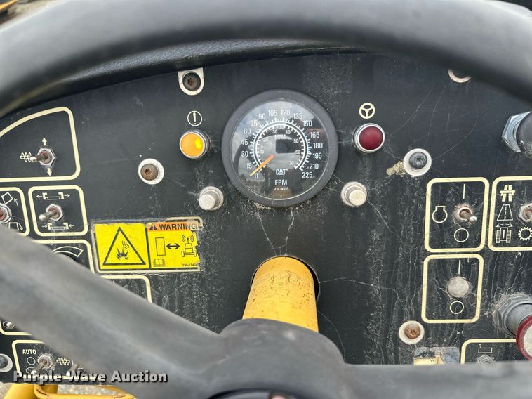 image for item DT6402 2010 Caterpillar AP-1055D paver