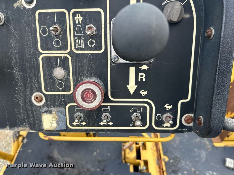 image for item DT6402 2010 Caterpillar AP-1055D paver