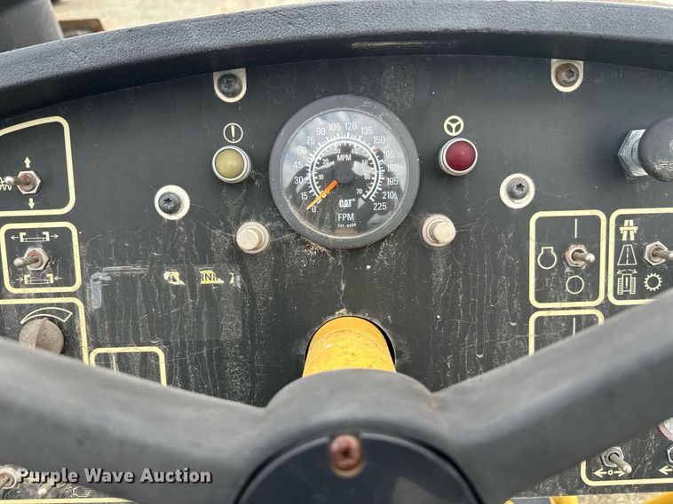 image for item DT6402 2010 Caterpillar AP-1055D paver