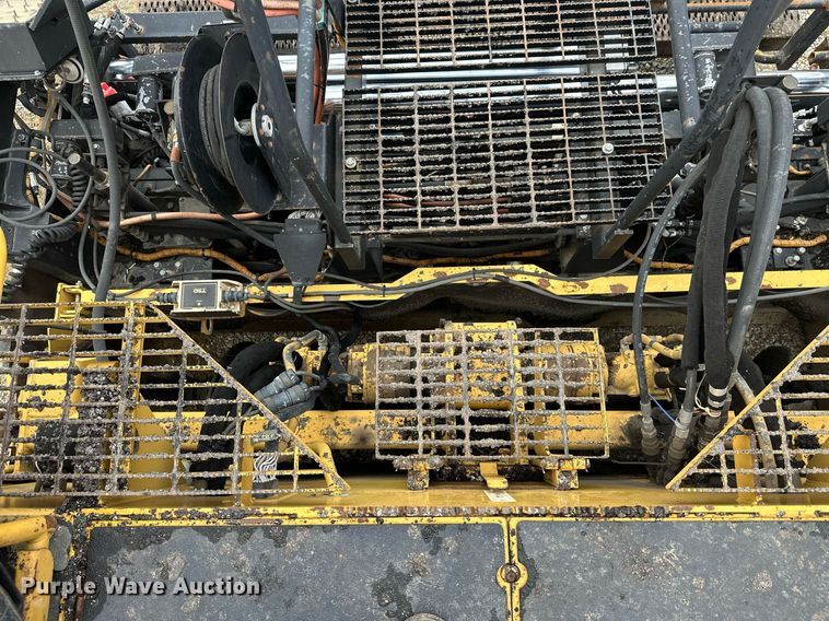 image for item DT6402 2010 Caterpillar AP-1055D paver