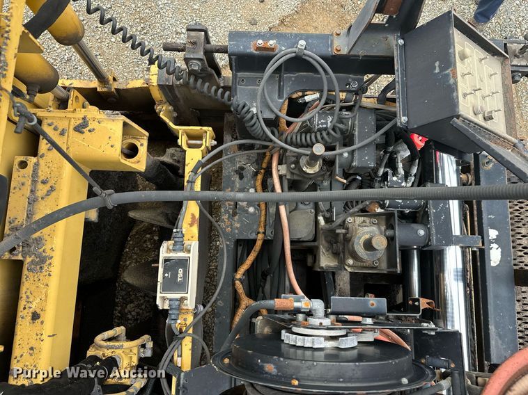 image for item DT6402 2010 Caterpillar AP-1055D paver
