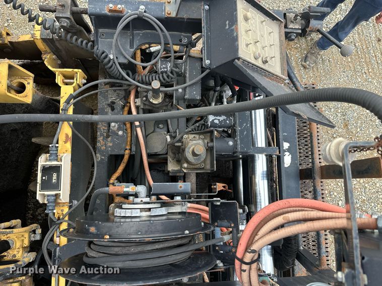 image for item DT6402 2010 Caterpillar AP-1055D paver