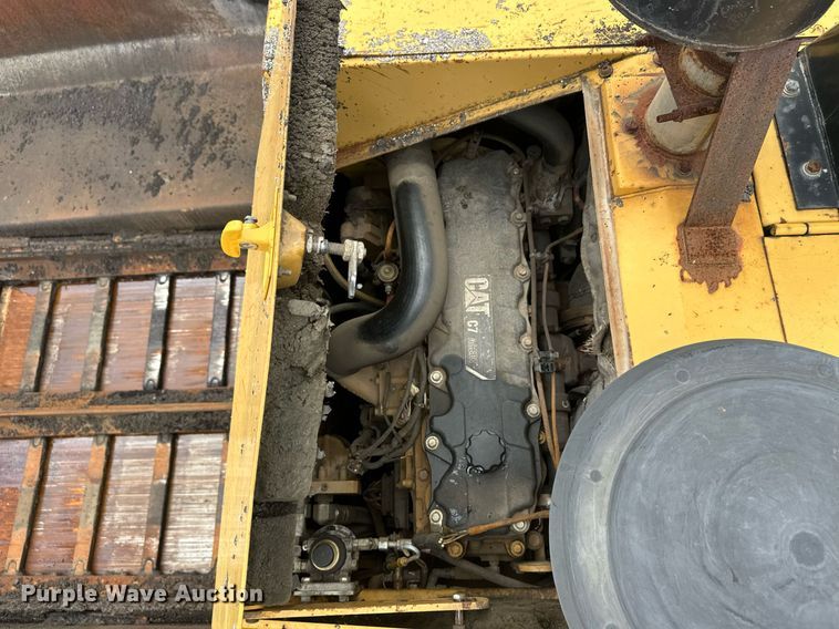 image for item DT6402 2010 Caterpillar AP-1055D paver