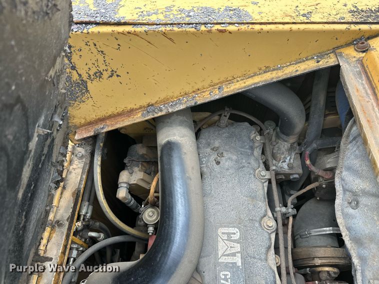 image for item DT6402 2010 Caterpillar AP-1055D paver