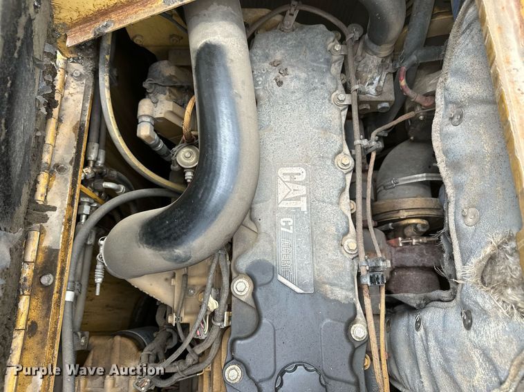 image for item DT6402 2010 Caterpillar AP-1055D paver